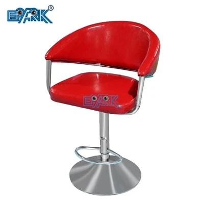 Silla con respaldo puntiagudo